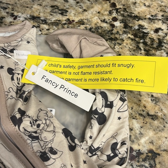 Newborn bamboo sleeper with Minnie Mouse - Picture 3 of 3